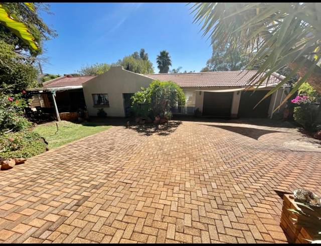 3 BEDROOM HOUSE FOR SALE IN NOORDHEUWEL